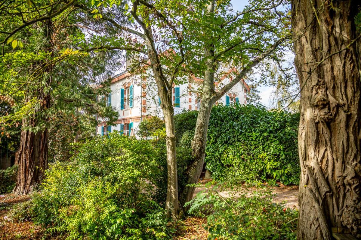 L'Oustal Bed & Breakfast Бурж Екстериор снимка