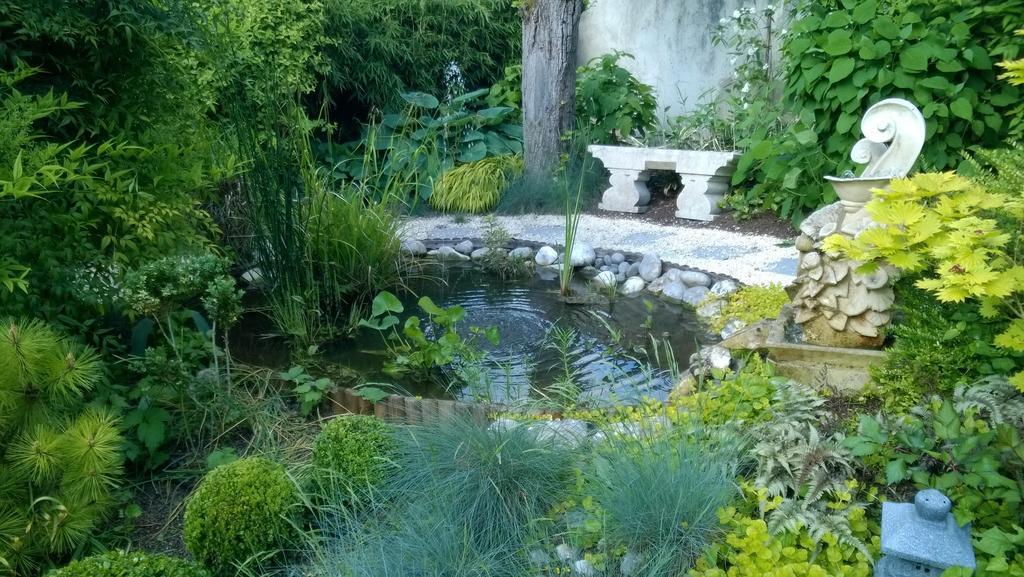 L'Oustal Bed & Breakfast Бурж Екстериор снимка